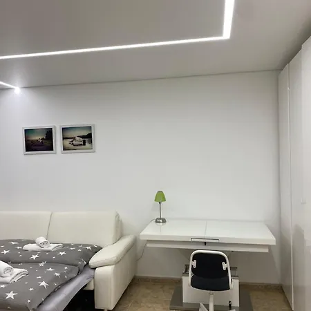 Messe Mit Grosser Terrasse, Barrierefrei